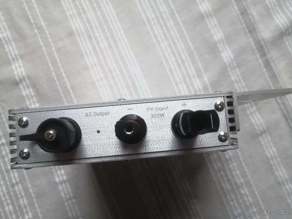 WVC-300W Digitální solární střídač